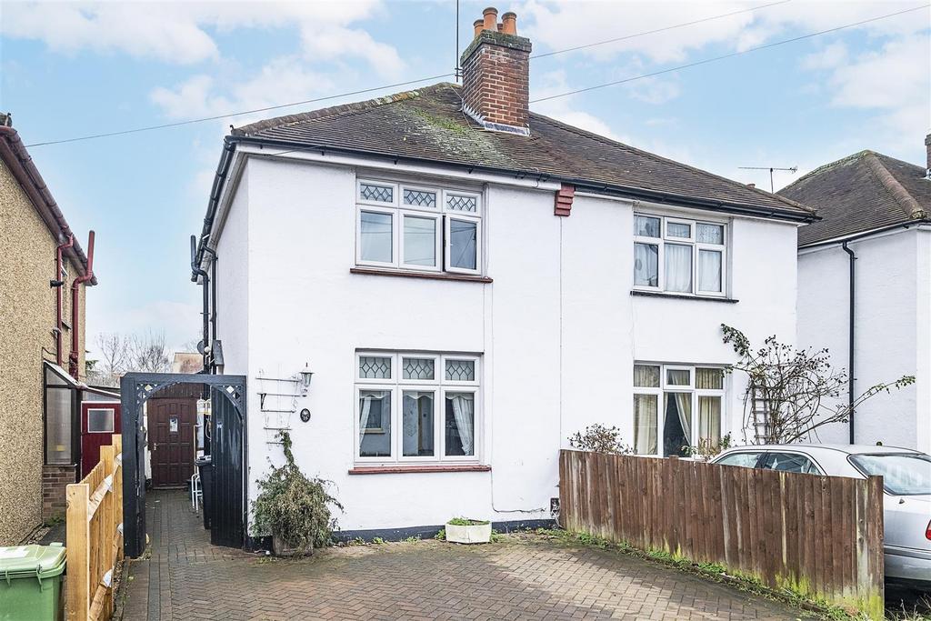 Hurst Road, Epsom 2 bed semidetached house for sale £450,000