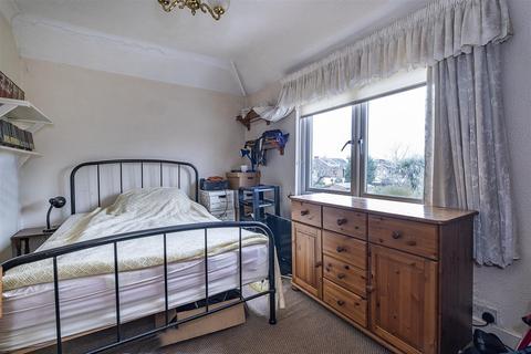 16 Hurst Road, Epsom, KT19 8SJ