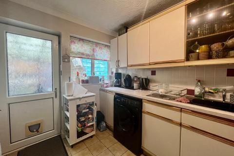 2 Clover Lane, Northampton, NN2 8BT