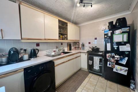 2 Clover Lane, Northampton, NN2 8BT