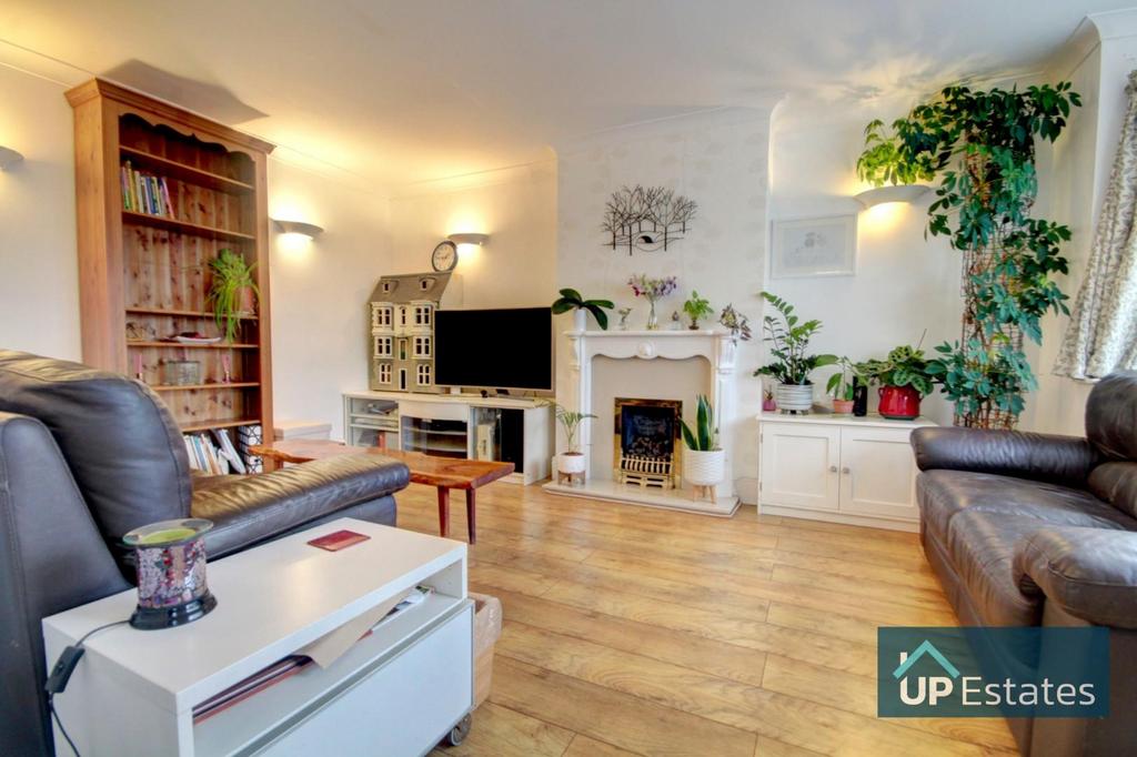 Alandale Avenue, Coventry 3 bed end of terrace house £315,000