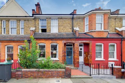 172 Hewitt Avenue, London, N22 6QG