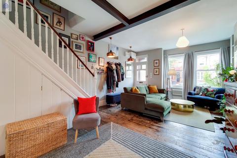 172 Hewitt Avenue, London, N22 6QG