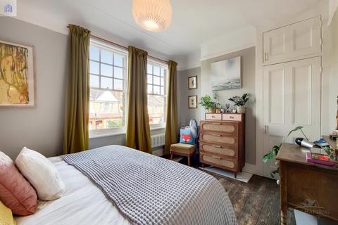 172 Hewitt Avenue, London, N22 6QG