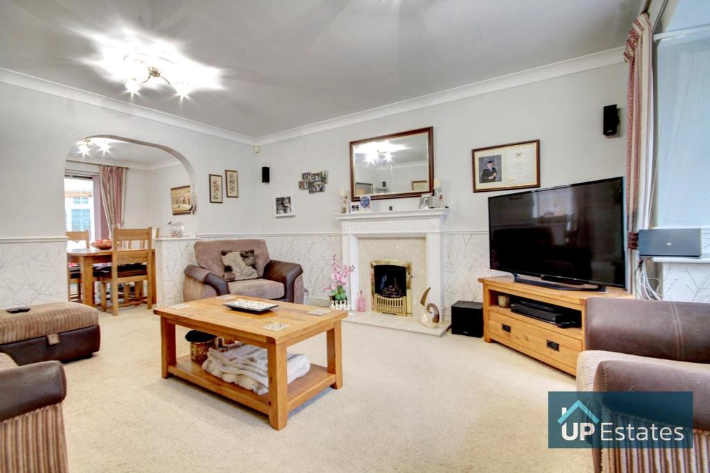 Lyttleton Close, Binley, Coventry 4 bed detached house £450,000