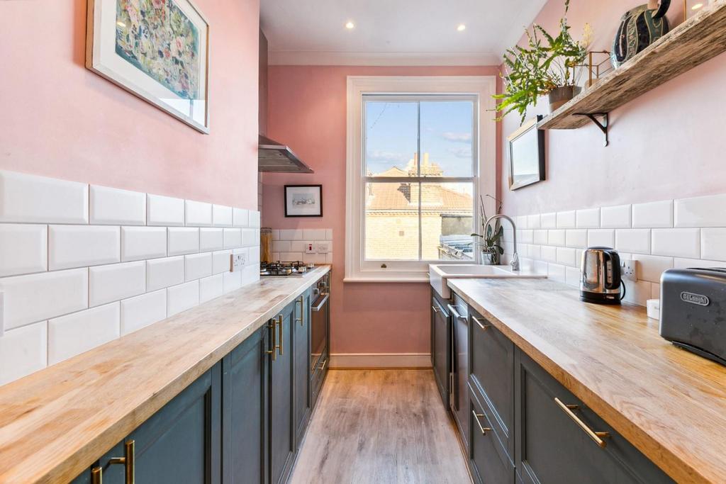 Kitchen (2).jpg