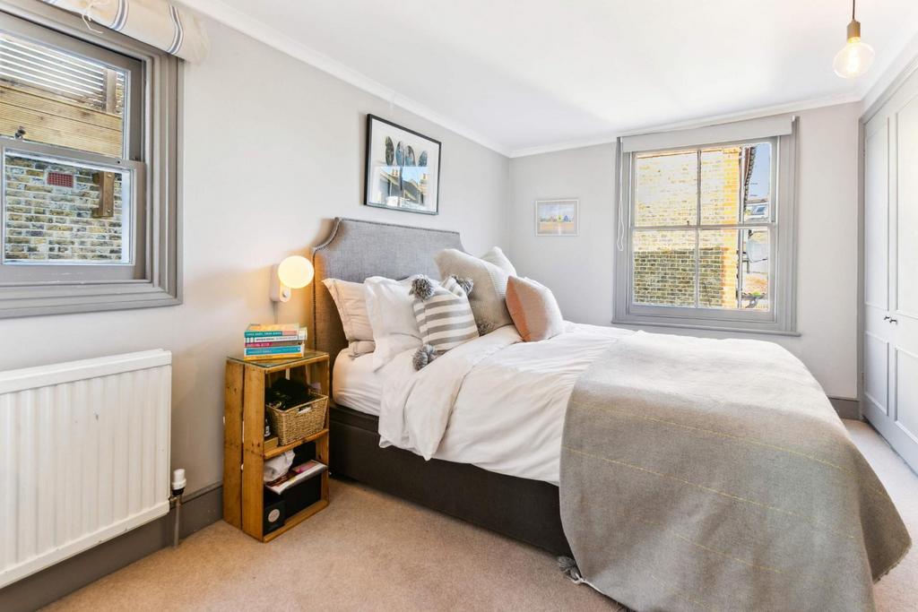 Bedroom (1).jpg