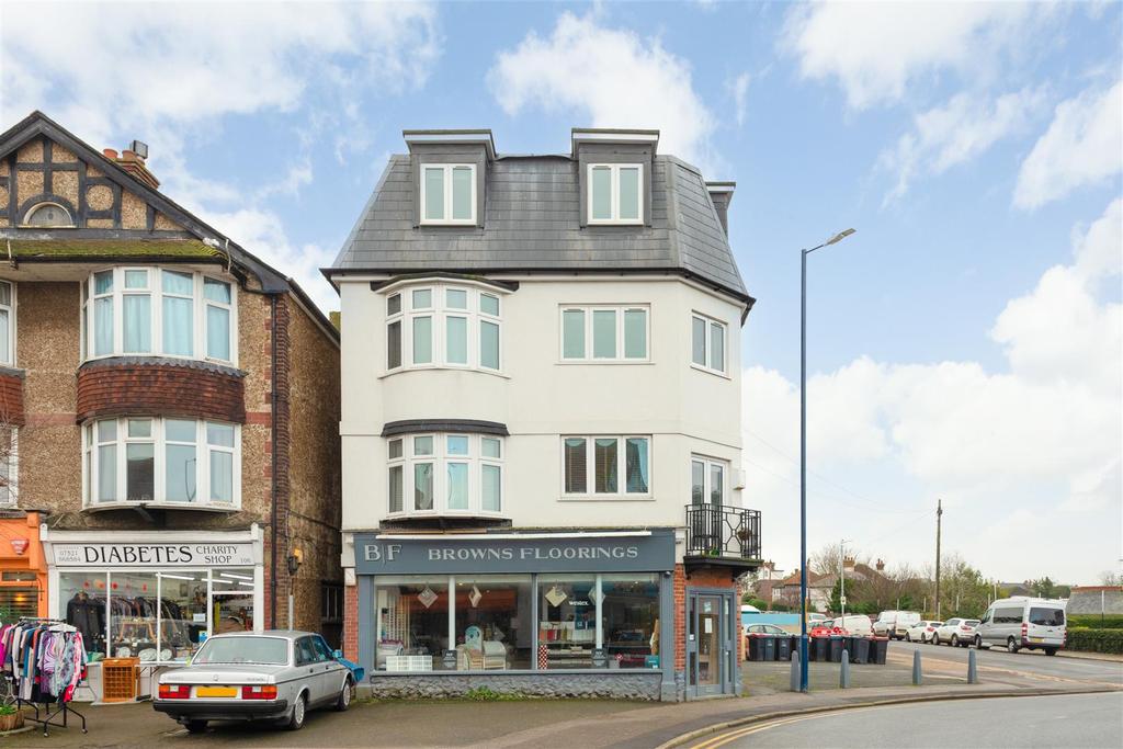 St Annes Road, Tankerton, Whitstable 2 bed flat £835 pcm (£193 pw)
