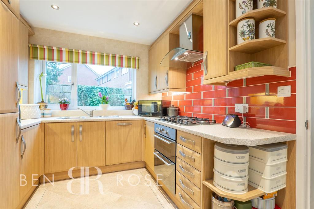 Walgarth Drive, Chorley 4 bed semidetached house £259,995