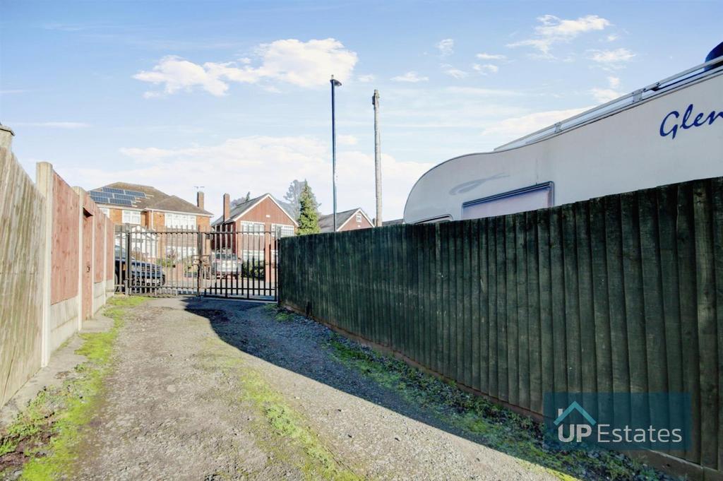 Milner Crescent, Coventry 3 bed terraced house £170,000