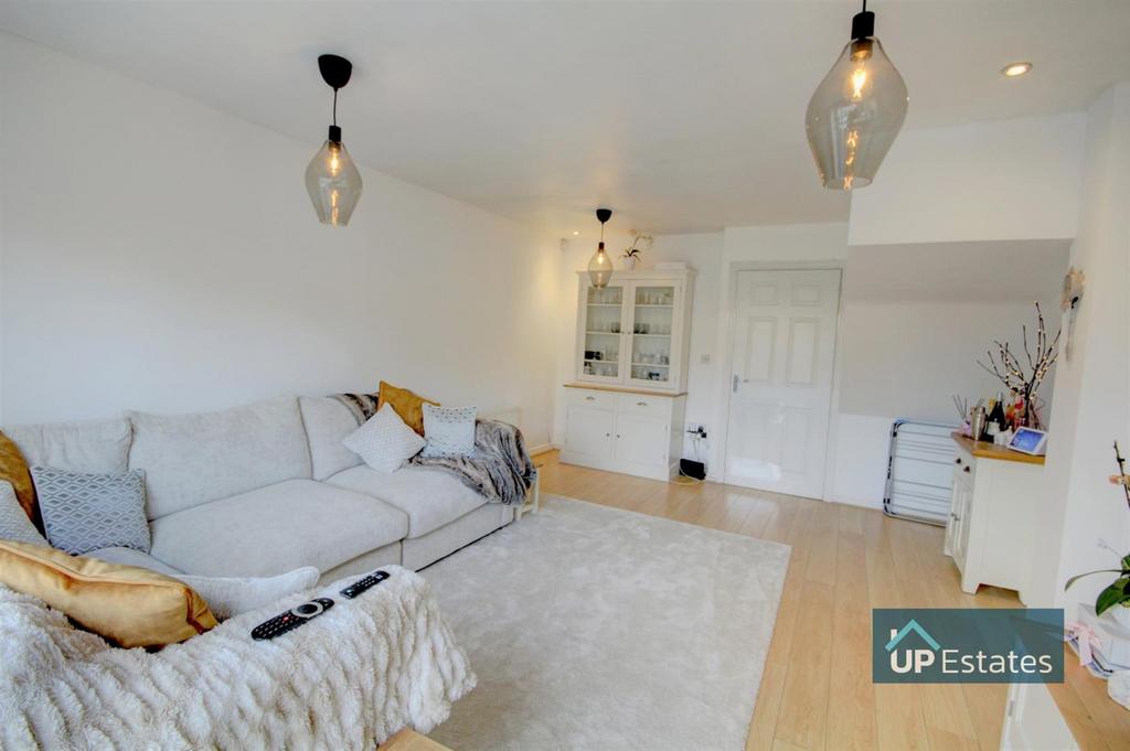 Walsingham Drive, Nuneaton 3 bed semidetached house £230,000