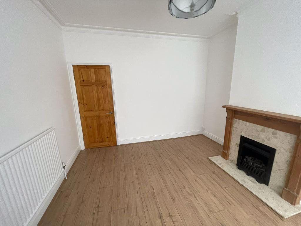 Hawkesbury Road, Leicester 2 bed terraced house £850 pcm (£196 pw)
