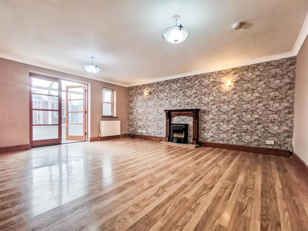 Market Street, Craven Arms 3 bed terraced house £650 pcm (£150 pw)