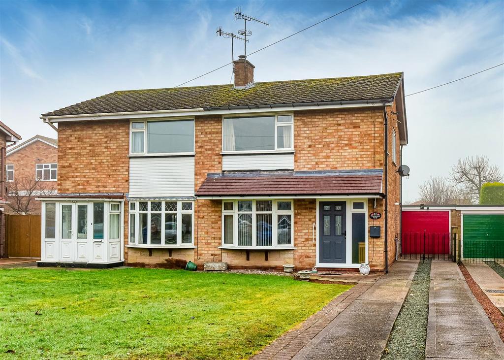 24 Wombourne Road, Swindon, Dudley 3 bed semidetached house £280,000
