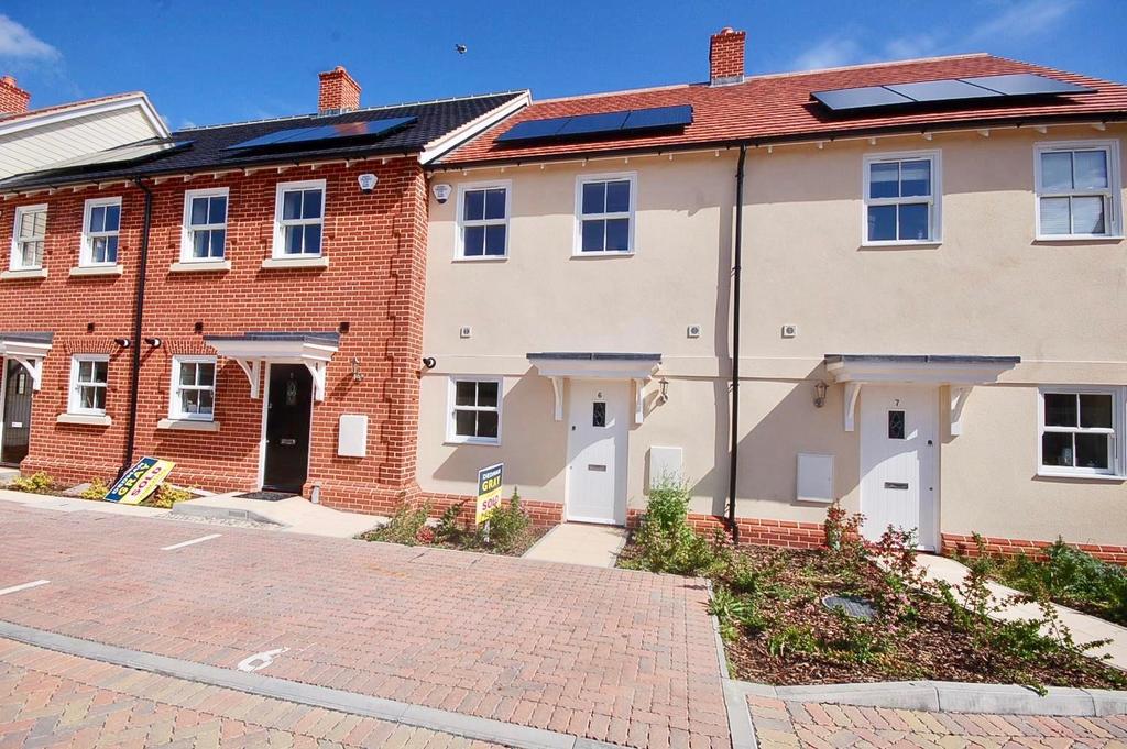 York Mews, Great Wakering, Southend... 2 bed detached house £1,250