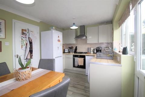 76 Appleford Drive, Minster On Sea, Sheerness, ME12 2SR