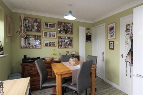 76 Appleford Drive, Minster On Sea, Sheerness, ME12 2SR