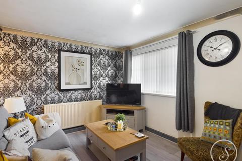 2 bedroom end of terrace house to rent - Rocheford Close, Leeds