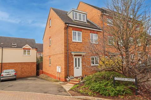 3 bedroom townhouse for sale, Cooper Drive, Leighton Buzzard