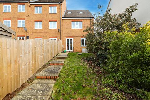 3 bedroom townhouse for sale, Cooper Drive, Leighton Buzzard