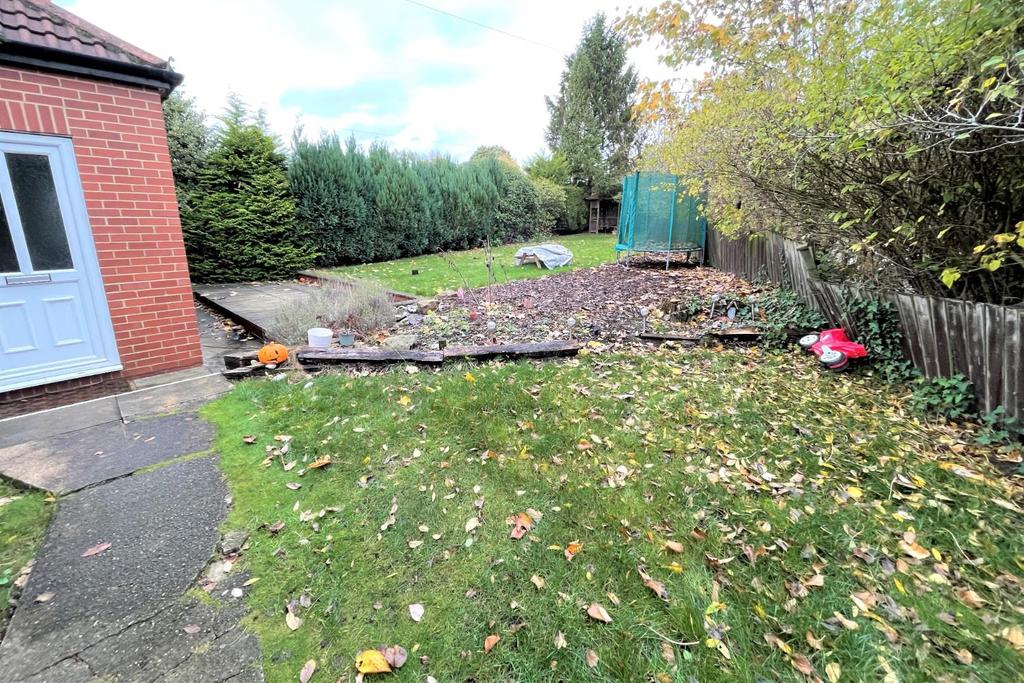 Bideford Avenue, Roundhay, Leeds, LS8... 3 bed semidetached house £