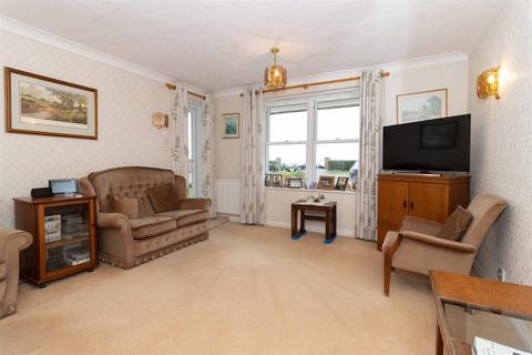 2 bedroom flat for sale - West Parade, Worthing