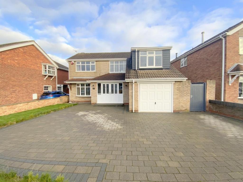 Chichester Road, Cleethorpes 4 bed detached house £340,000