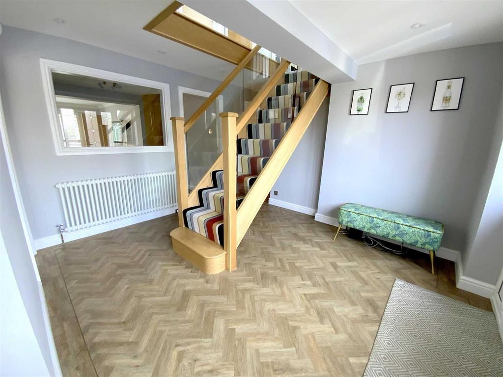 Chichester Road, Cleethorpes 4 bed detached house £340,000