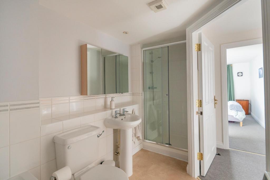 TRUOCSERIUQS16 - Bathroom A.jpg