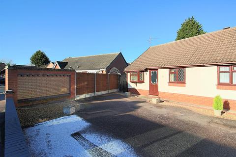2 bedroom semi-detached bungalow for sale - Taylor Close, Syston