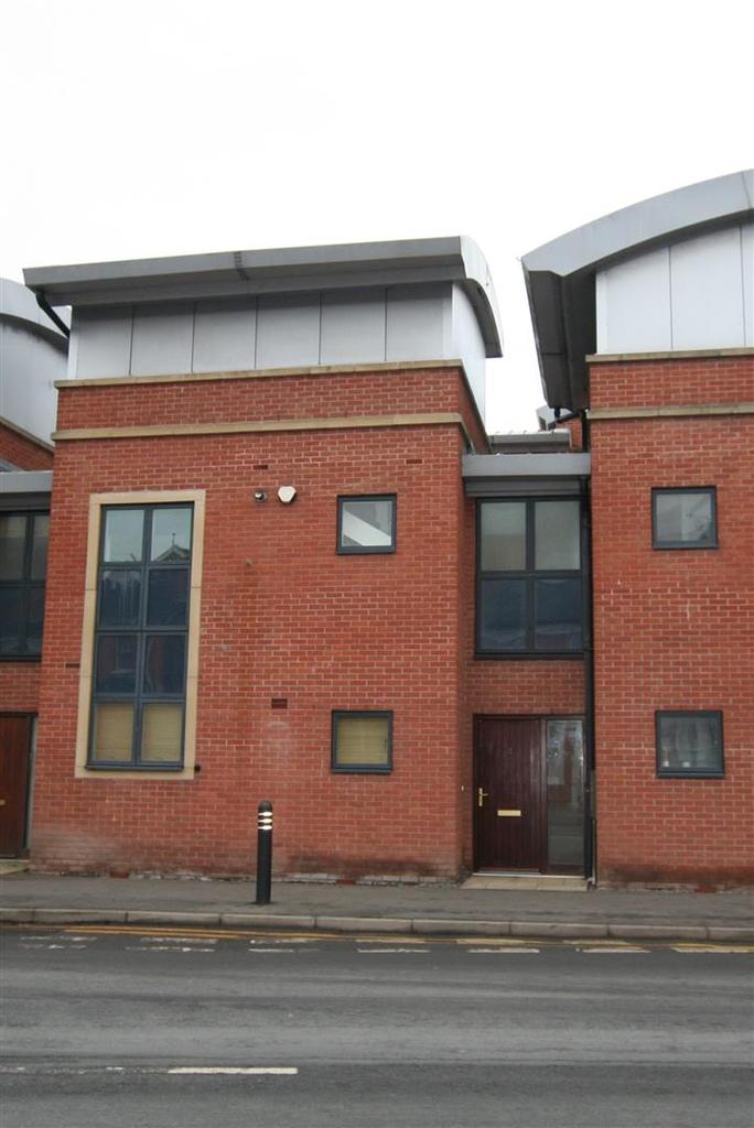 St Wulstans Court Diglis Worcester 3 bed house £1,100 pcm (£254 pw)