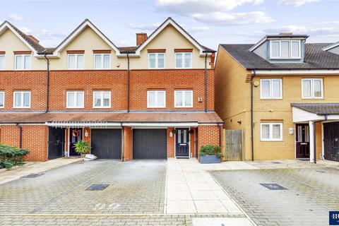 3 bedroom townhouse for sale - Albacore Way, Hayes, Middlesex, UB3 2FS