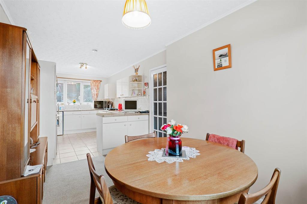 Woodbridge Close, Worcester 3 bed bungalow £290,000