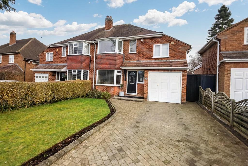 Russell Bank Road, Four Oaks 3 bed semidetached house £515,000