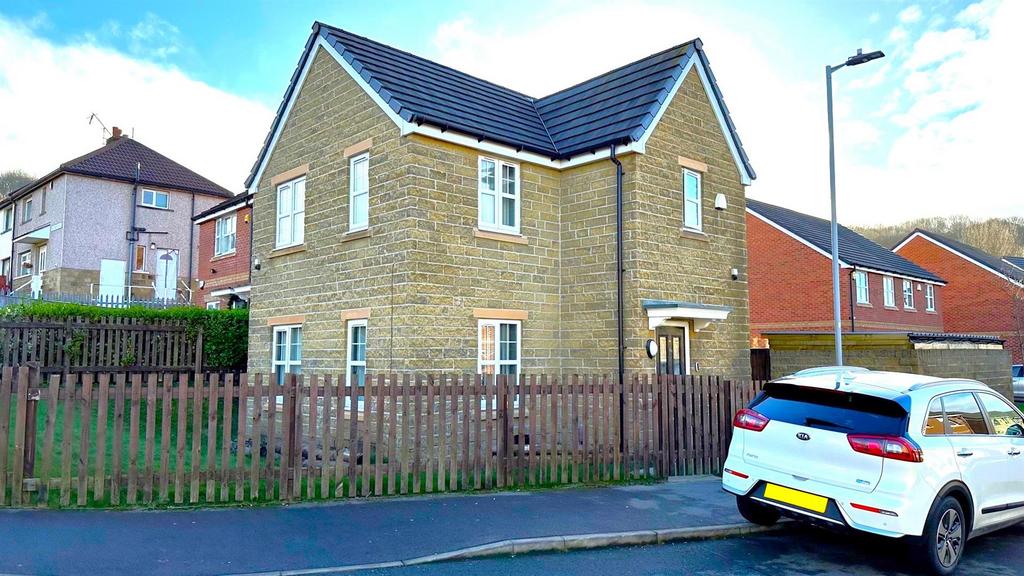 Woodend Drive, Shipley 3 bed detached house £195,000