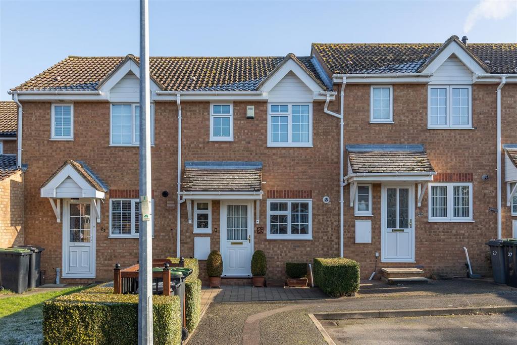 Elgar Drive, Shefford, Beds SG17 5RZ 2 bed terraced house for sale £