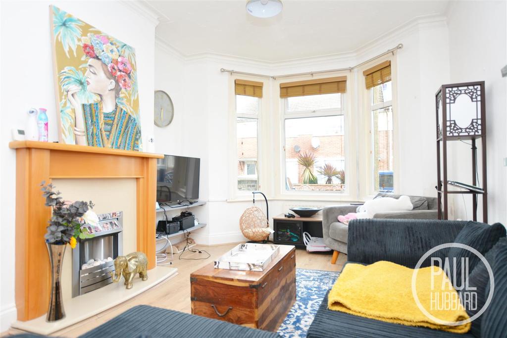 Lorne Park Road, Lowestoft 2 bed terraced house £170,000