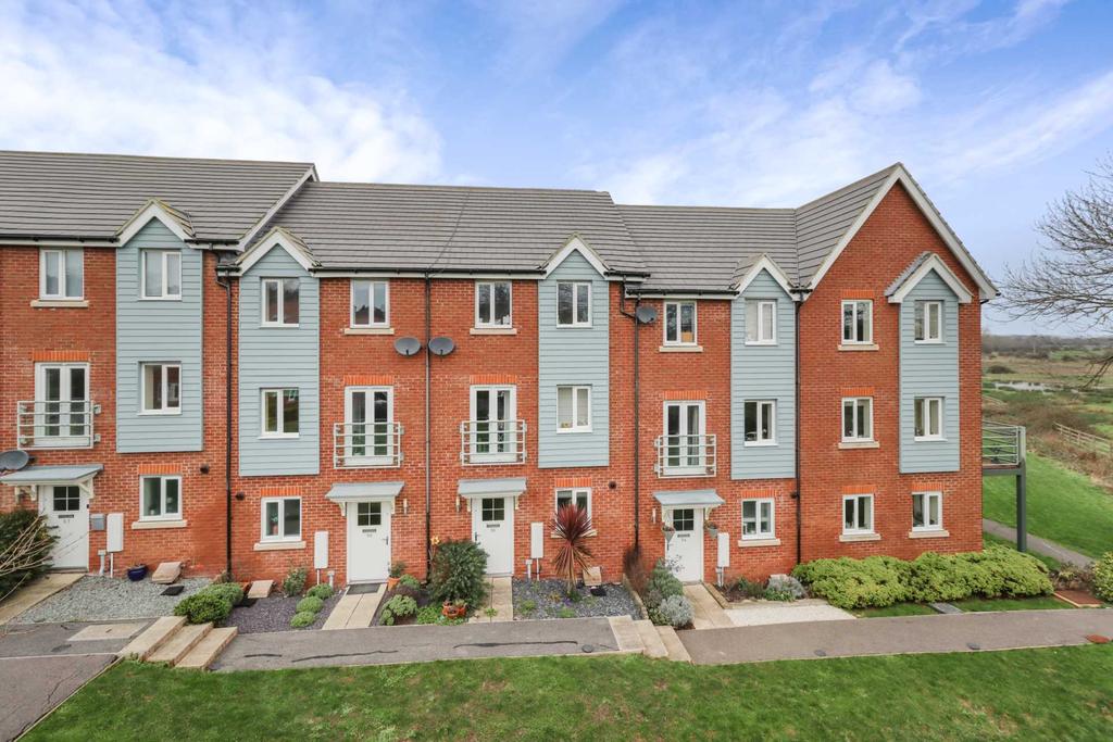 Weavers Close, Eastbourne 4 bed terraced house £375,000