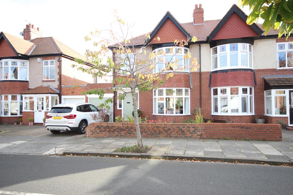Hastings Avenue, Brierdene, Whitley... 3 bed semidetached house £399,950