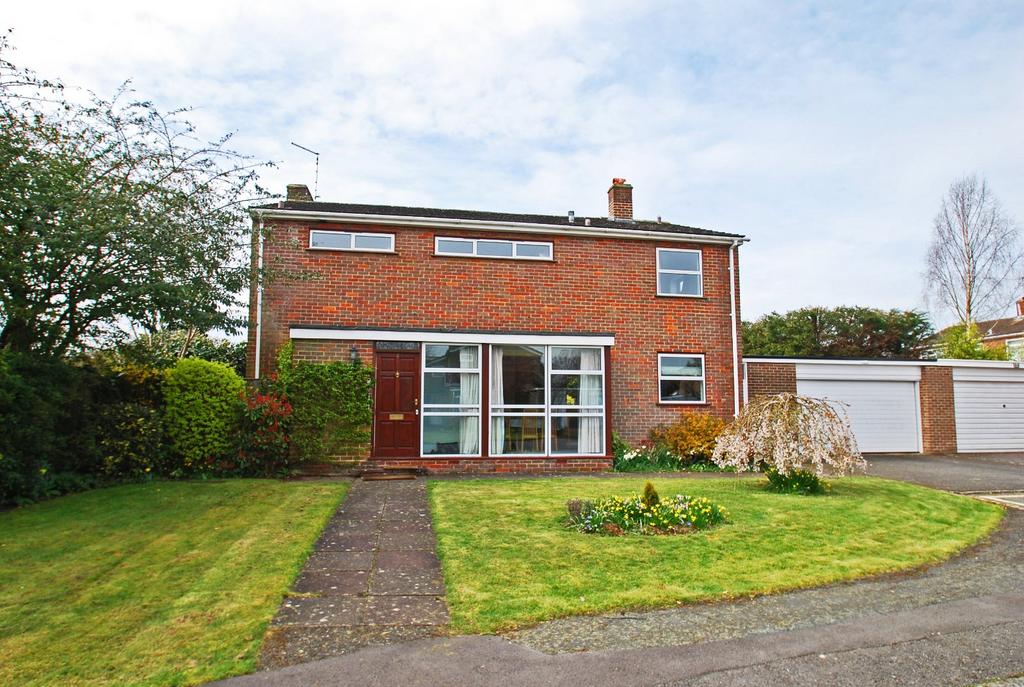 Seeleys Close, Beaconsfield, HP9 4 bed detached house for sale £1,100,000