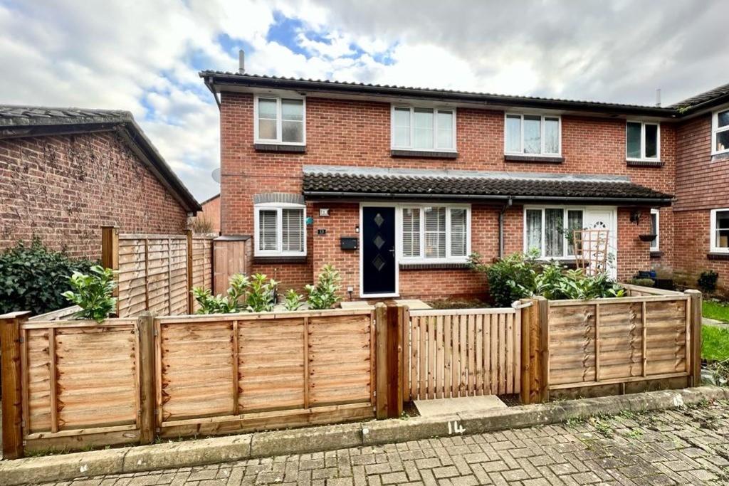 Windermere Close, Egham, Surrey, TW20 1 bed end of terrace house £290,000
