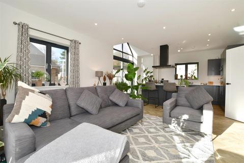 2 bedroom apartment for sale - Church Hill, Caterham, Surrey