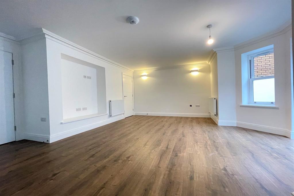 Tynemouth House, N15 1 bed flat £375,000