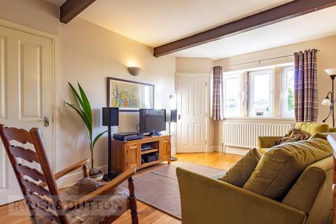 2 bedroom end of terrace house for sale, Stonebreaks Road, Springhead, Saddleworth, OL4