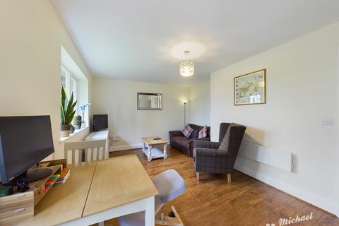 2 bedroom flat to rent - High Street, Aylesbury