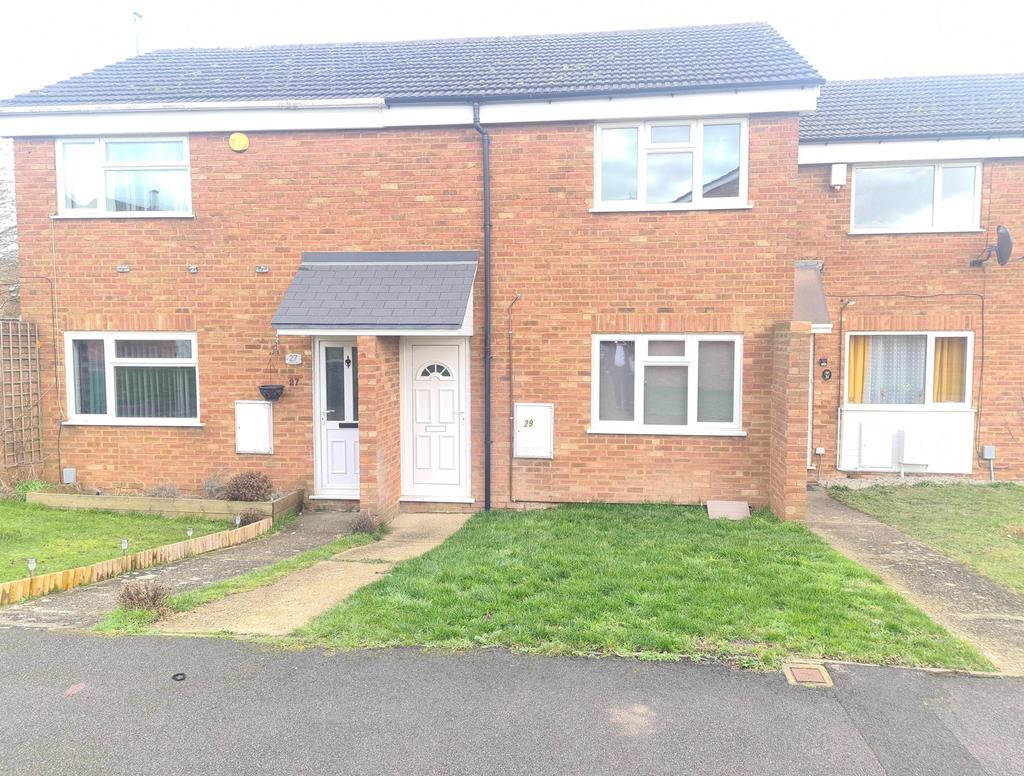 Fareham Way, Houghton Regis, LU5 3 bed terraced house £1,250 pcm (£