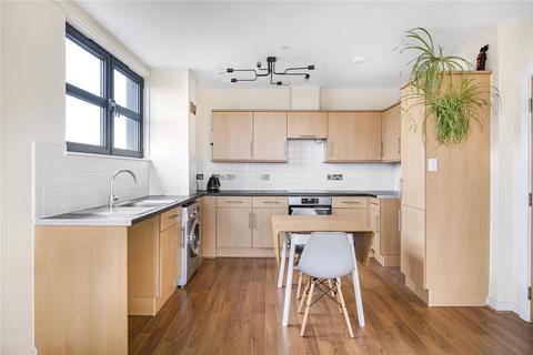 3 bedroom apartment to rent, Southgate Road, London, N1