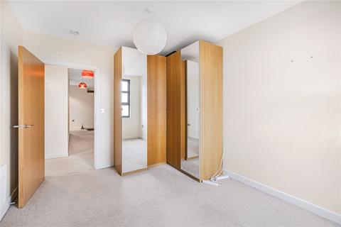 3 bedroom apartment to rent, Southgate Road, London, N1