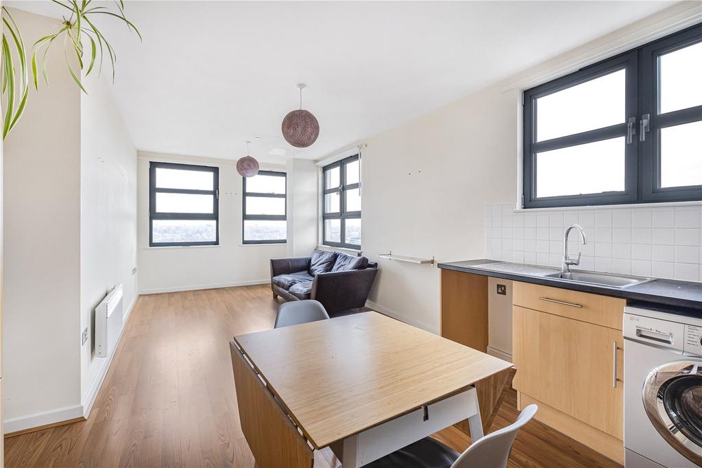 Kitchen/Reception