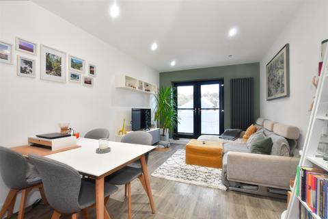 1 bedroom flat for sale - Church Hill, Loughton, Essex